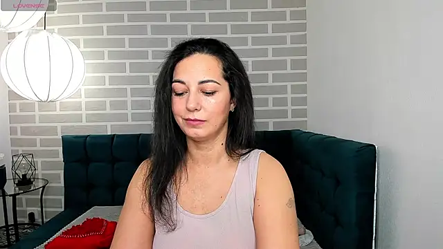 Snapshot of Linda_Insatiable chatting on 11-03-25, 01:29 Linda Insatiable online show from 11-03-25, 01:29