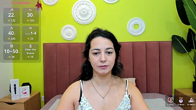 Snapshot of Linda_Insatiable chatting on 02-01-26, 01:26 Linda Insatiable online show from 02-01-26, 01:26