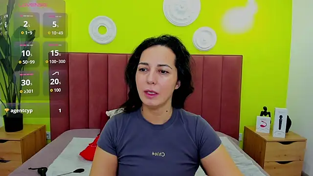 Snapshot of Linda_Insatiable chatting on 02-23-26, 01:36 Linda Insatiable online show from 02-23-26, 01:36