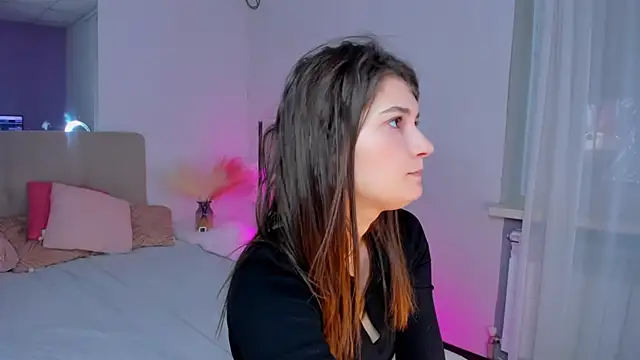 Laura Leee online show from 03-14-25, 06:21