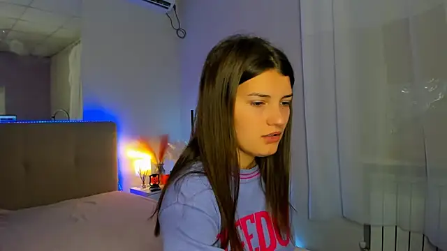 Laura Leee online show from 10-20-25, 05:30