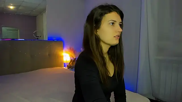 Laura Leee online show from 11-26-25, 06:36