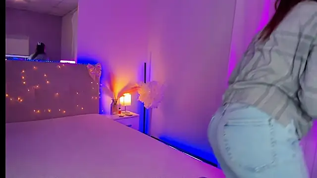 Laura Leee online show from 04-04-26, 04:44