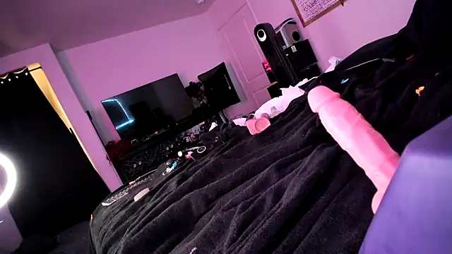 Snapshot of Midnightrose11 chatting on 01-16-25, 11:48 Midnightrose11 online show from 01-16-25, 11:48