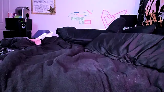 Snapshot of Midnightrose11 chatting on 01-29-25, 10:58 Midnightrose11 online show from 01-29-25, 10:58