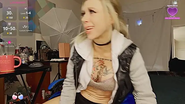 VeronicaRonnieTaylor online show from 12-25-24, 12:47