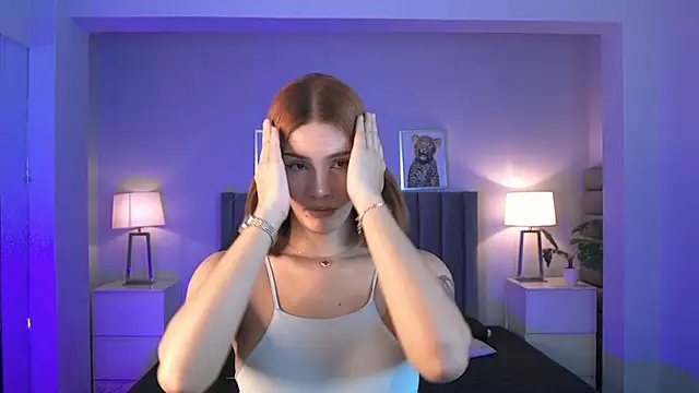Snapshot of Madie__collins chatting on 05-11-26, 12:00 Madie collins online show from 05-11-26, 12:00