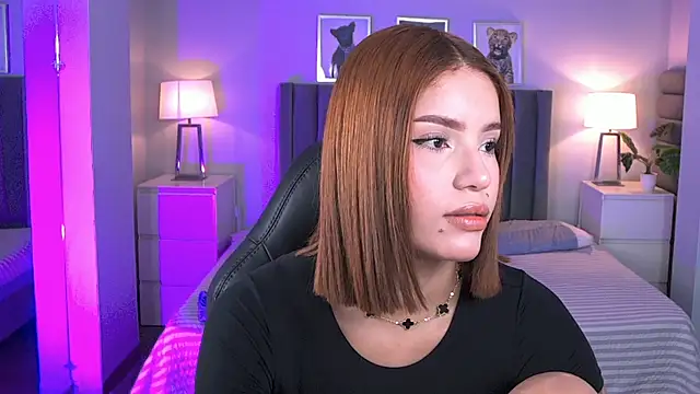 Snapshot of Madie__collins chatting on 05-18-26, 11:38 Madie collins online show from 05-18-26, 11:38