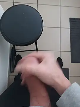 Snapshot of casper0303 chatting on 02-05-25, 07:50 casper0303 online show from 02-05-25, 07:50