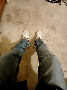 Snapshot of casper0303 chatting on 02-11-26, 02:33 casper0303 online show from 02-11-26, 02:33