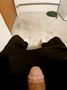 Snapshot of casper0303 chatting on 02-12-26, 04:24 casper0303 online show from 02-12-26, 04:24