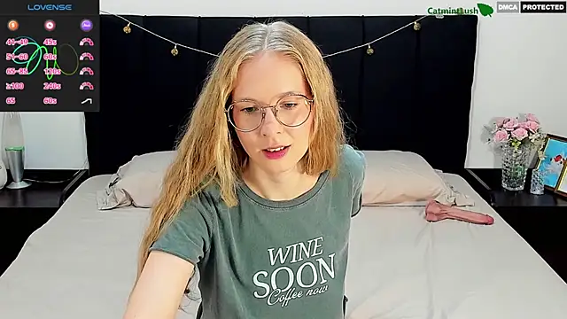 Snapshot of CatmintLush chatting on 05-03-26, 11:44 CatmintLush online show from 05-03-26, 11:44