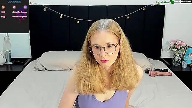 Snapshot of CatmintLush chatting on 05-28-26, 11:46 CatmintLush online show from 05-28-26, 11:46