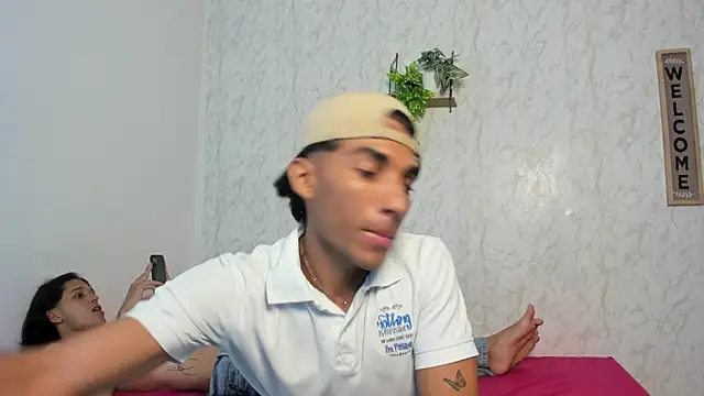 Snapshot of jony_honey chatting on 06-09-26, 11:44 jony honey online show from 06-09-26, 11:44