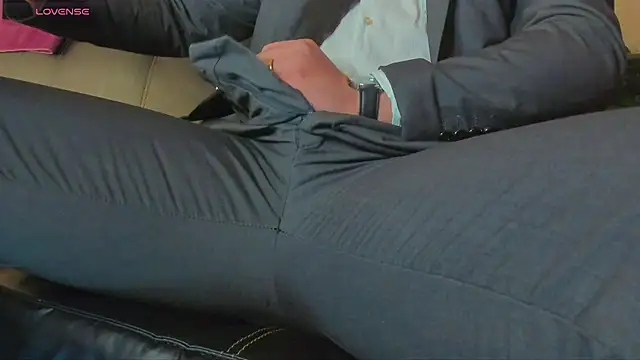 Snapshot of MrLonely02 chatting on 01-05-25, 11:44 MrLonely02 online show from 01-05-25, 11:44