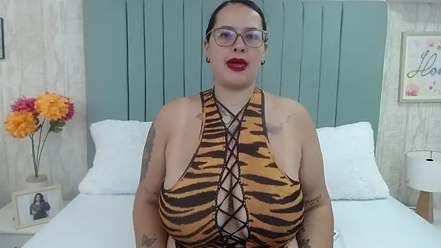 Snapshot of KarllaWalker chatting on 03-18-25, 12:36 KarllaWalker online show from 03-18-25, 12:36