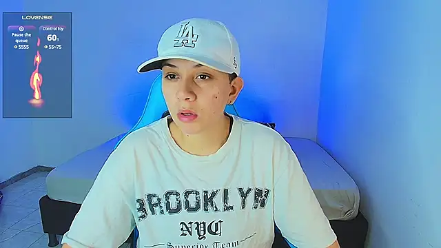 Snapshot of aron_wi chatting on 01-10-25, 09:13 aron wi online show from 01-10-25, 09:13