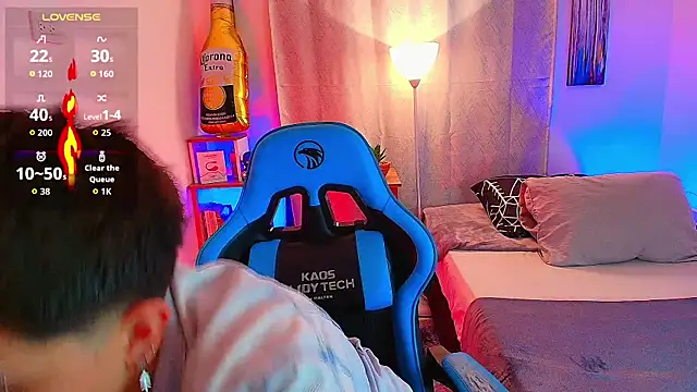 Snapshot of aron_wi chatting on 09-24-25, 03:10 aron wi online show from 09-24-25, 03:10