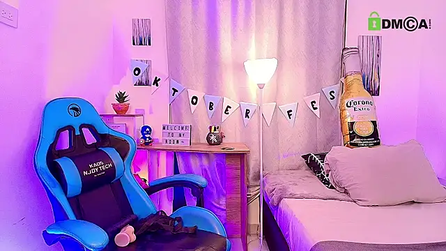 Snapshot of aron_wi chatting on 10-01-25, 12:11 aron wi online show from 10-01-25, 12:11