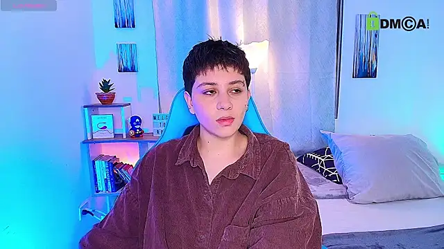 Snapshot of aron_wi chatting on 10-11-25, 03:39 aron wi online show from 10-11-25, 03:39