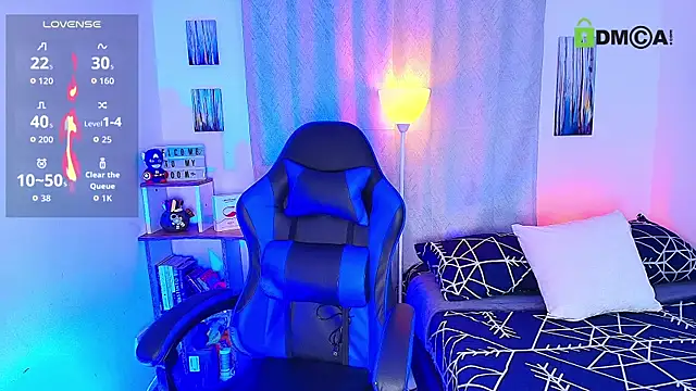 Snapshot of aron_wi chatting on 10-24-25, 10:33 aron wi online show from 10-24-25, 10:33