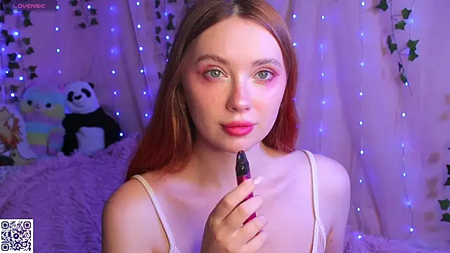 Snapshot of YourSkyAni chatting on 10-11-25, 12:15 YourSkyAni online show from 10-11-25, 12:15