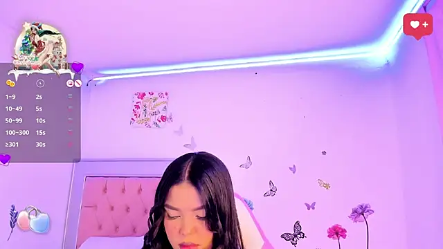 Snapshot of LaurinMonroe chatting on 12-31-24, 12:43 LaurinMonroe online show from 12-31-24, 12:43