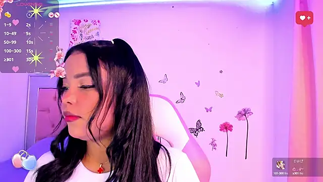 Snapshot of LaurinMonroe chatting on 01-23-25, 12:04 LaurinMonroe online show from 01-23-25, 12:04