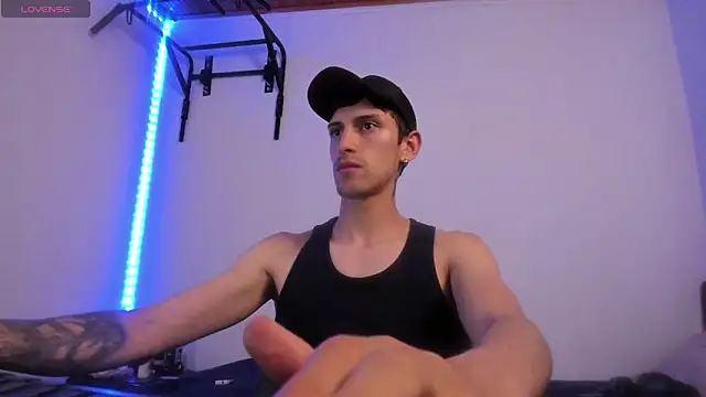 Snapshot of ImVen980 chatting on 01-10-25, 09:42 ImVen980 online show from 01-10-25, 09:42