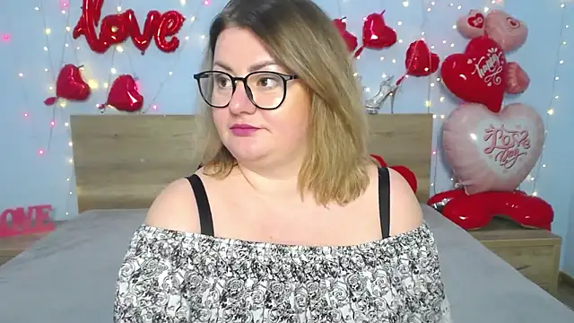 ZannaDreil online show from 02-20-25, 01:25