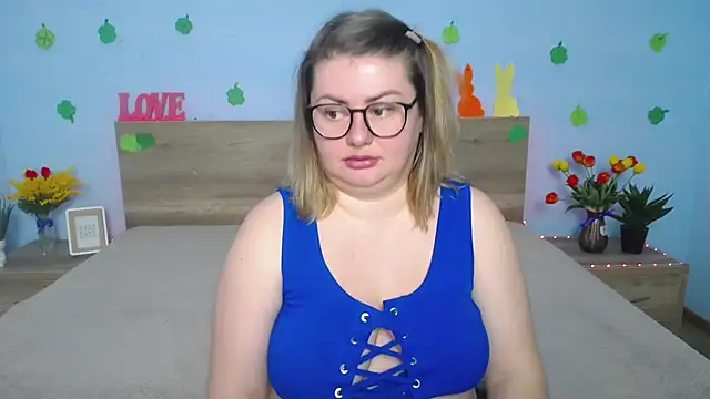 ZannaDreil online show from 03-23-25, 04:27