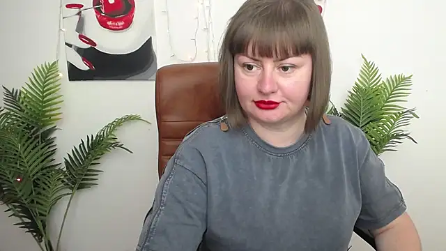 Snapshot of ZannaDreil chatting on 05-20-26, 11:27 ZannaDreil online show from 05-20-26, 11:27