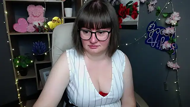 Snapshot of ZannaDreil chatting on 05-28-26, 06:16 ZannaDreil online show from 05-28-26, 06:16