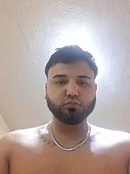 Snapshot of SINUECASTILLO chatting on 02-15-26, 08:57 SINUECASTILLO online show from 02-15-26, 08:57