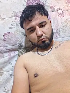 Snapshot of SINUECASTILLO chatting on 02-21-26, 07:48 SINUECASTILLO online show from 02-21-26, 07:48