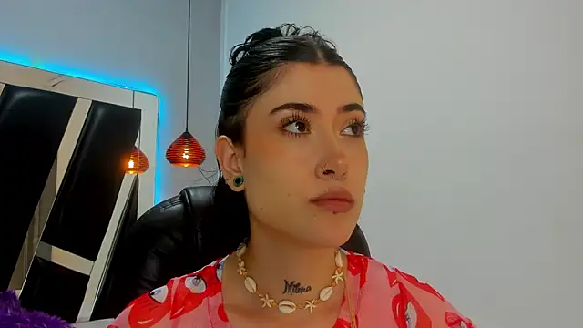 melody suarez online show from 12-28-24, 07:33