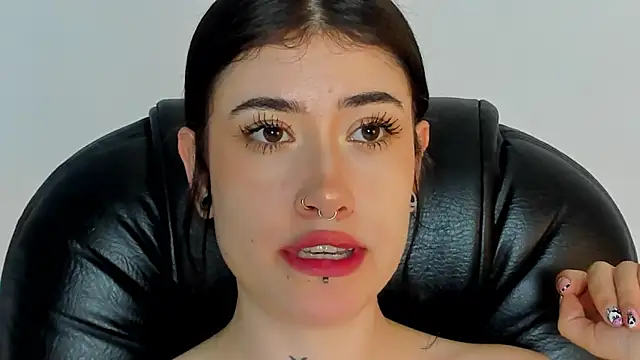 melody suarez online show from 01-08-25, 02:25