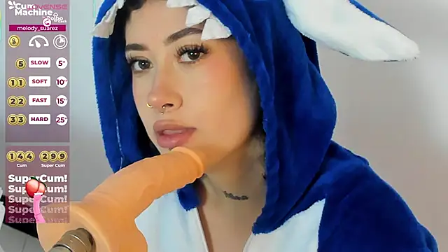 melody suarez online show from 03-04-25, 07:43