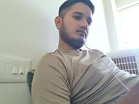 Snapshot of Jonrobinso chatting on 06-15-26, 04:25 Jonrobinso online show from 06-15-26, 04:25
