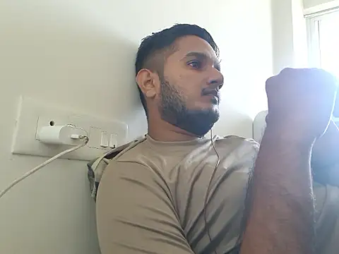 Snapshot of Jonrobinso chatting on 06-19-26, 11:36 Jonrobinso online show from 06-19-26, 11:36