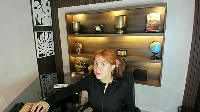 MelaniieRoux online show from 04-10-26, 07:40