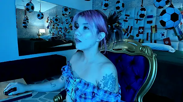 MelaniieRoux online show from 07-11-26, 07:38