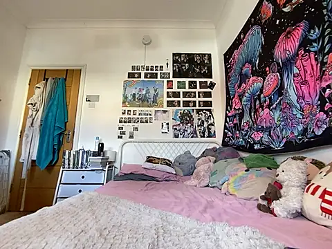 Snapshot of EmilyCleeveland chatting on 07-02-26, 04:13 EmilyCleeveland online show from 07-02-26, 04:13