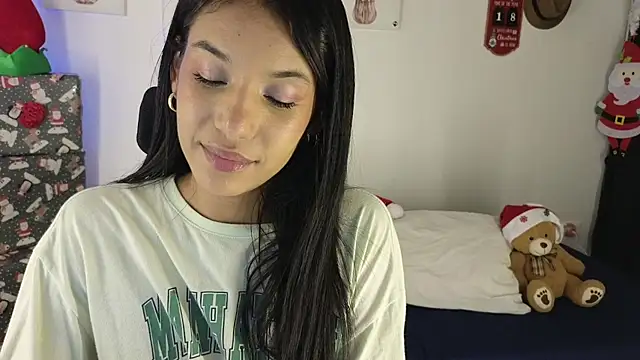 Snapshot of kharelys_777 chatting on 12-17-24, 12:01 kharelys 777 online show from 12-17-24, 12:01