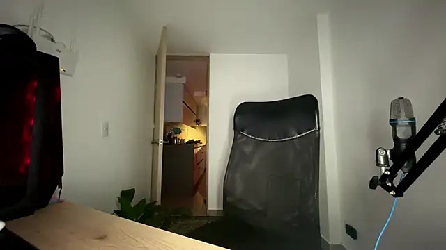 Tony Hoffa online show from 03-08-26, 02:04