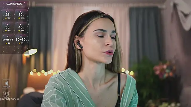 Snapshot of Feral_Berrry_ chatting on 12-26-24, 07:03 Feral Berrry online show from 12-26-24, 07:03