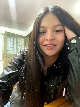 Snapshot of LucyEvans_ chatting on 10-20-25, 05:41 LucyEvans online show from 10-20-25, 05:41