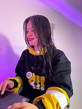 LucyEvans  online show from 11-04-25, 10:58