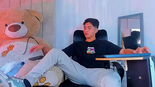 Snapshot of Muichiro_tokito1 chatting on 01-30-25, 05:28 Muichiro tokito1 online show from 01-30-25, 05:28