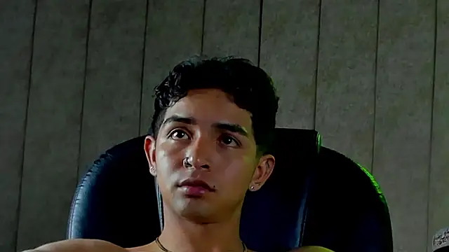 Snapshot of Muichiro_tokito1 chatting on 11-08-25, 03:50 Muichiro tokito1 online show from 11-08-25, 03:50